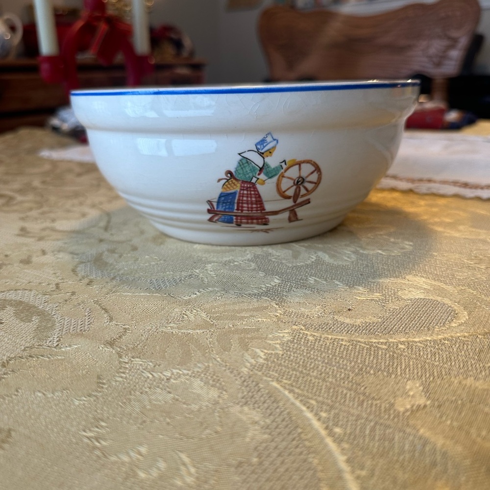 Folk Art Vintage Ceramic Bowl
